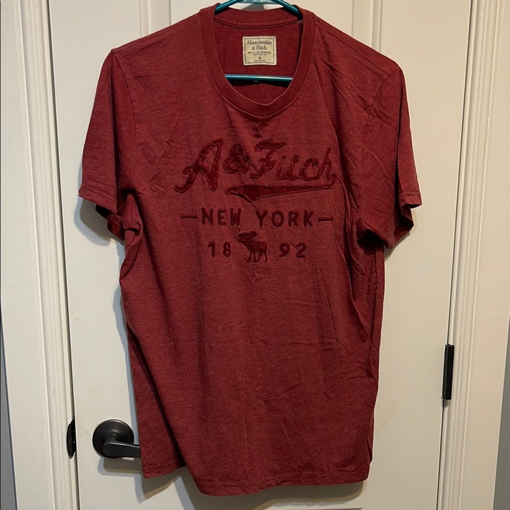 Abercrombie & Fitch Red Short Sleeve Tee